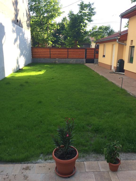 Green Garden Apartman Apartment Budapest Bagian luar foto