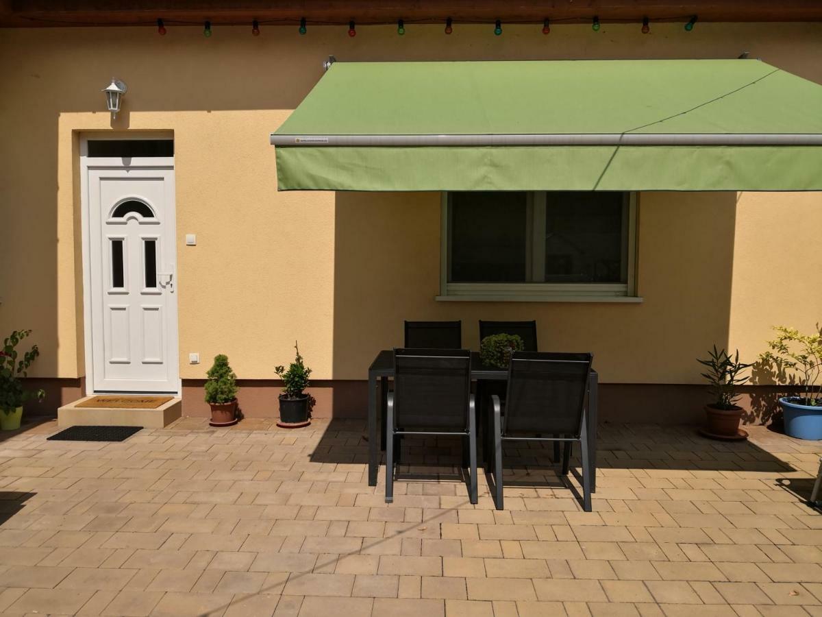Green Garden Apartman Apartment Budapest Bagian luar foto